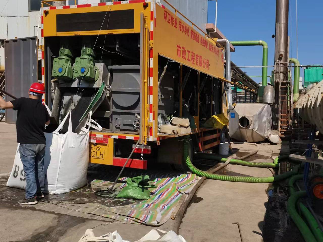 巍山淤泥压干处理